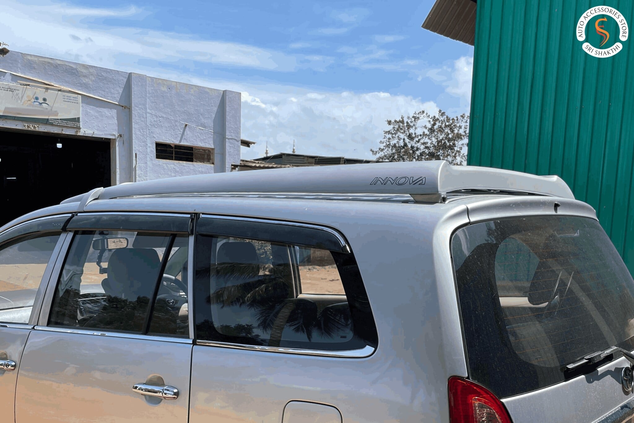 Innova Aluminum Alloy Luggage Carrier for Travel with 65 lbs Load