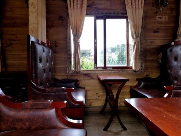 Interior Decorator for Cabin