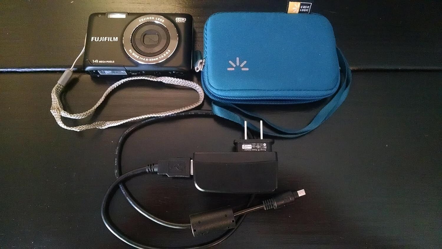 FUJIFILM FinePix JX520 14-Megapixel Digital Camera (Black) in