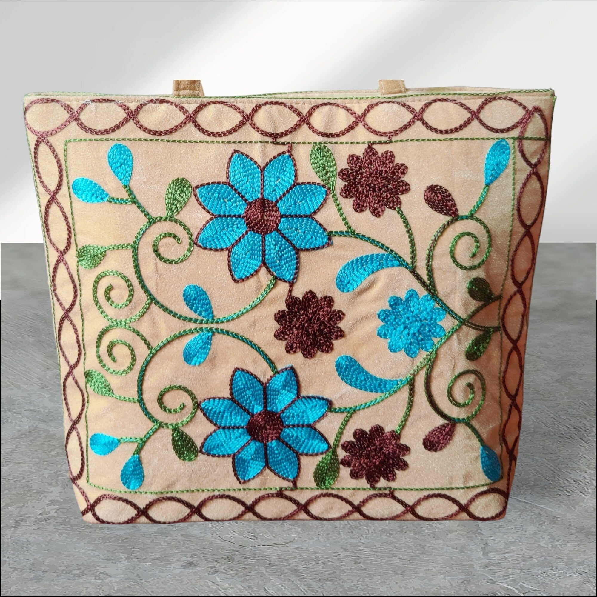 Kashmiri velvet embroidery aari work hand bags in Kanchipuram at