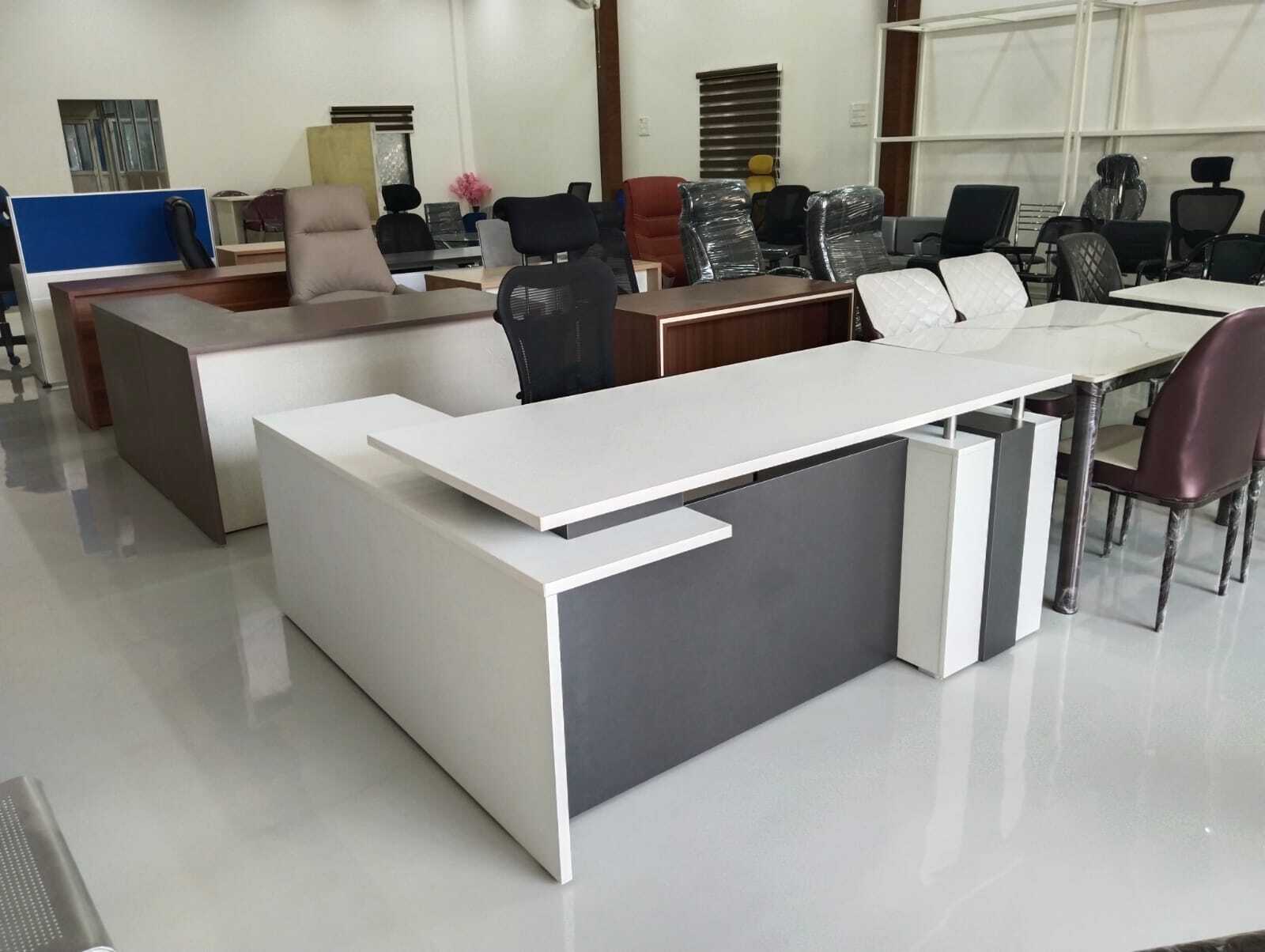 Boss Plastic Plastic Table And Chairs At Game Store L Shape Boss