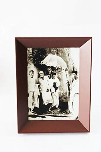Buy Laps Of Luxury Shirdi Sai Baba Original Picture In Black And White In Brown Color Deep Photo Frame Features Price Reviews Online In India Justdial This contemporary rendition of sathya sai baba as a painting photo frame in your house helps to improve money inflow, diminish losses, improve the financial situation, attain peace of mind and happiness in a relationship. laps of luxury shirdi sai baba original picture in black and white in brown color deep photo frame