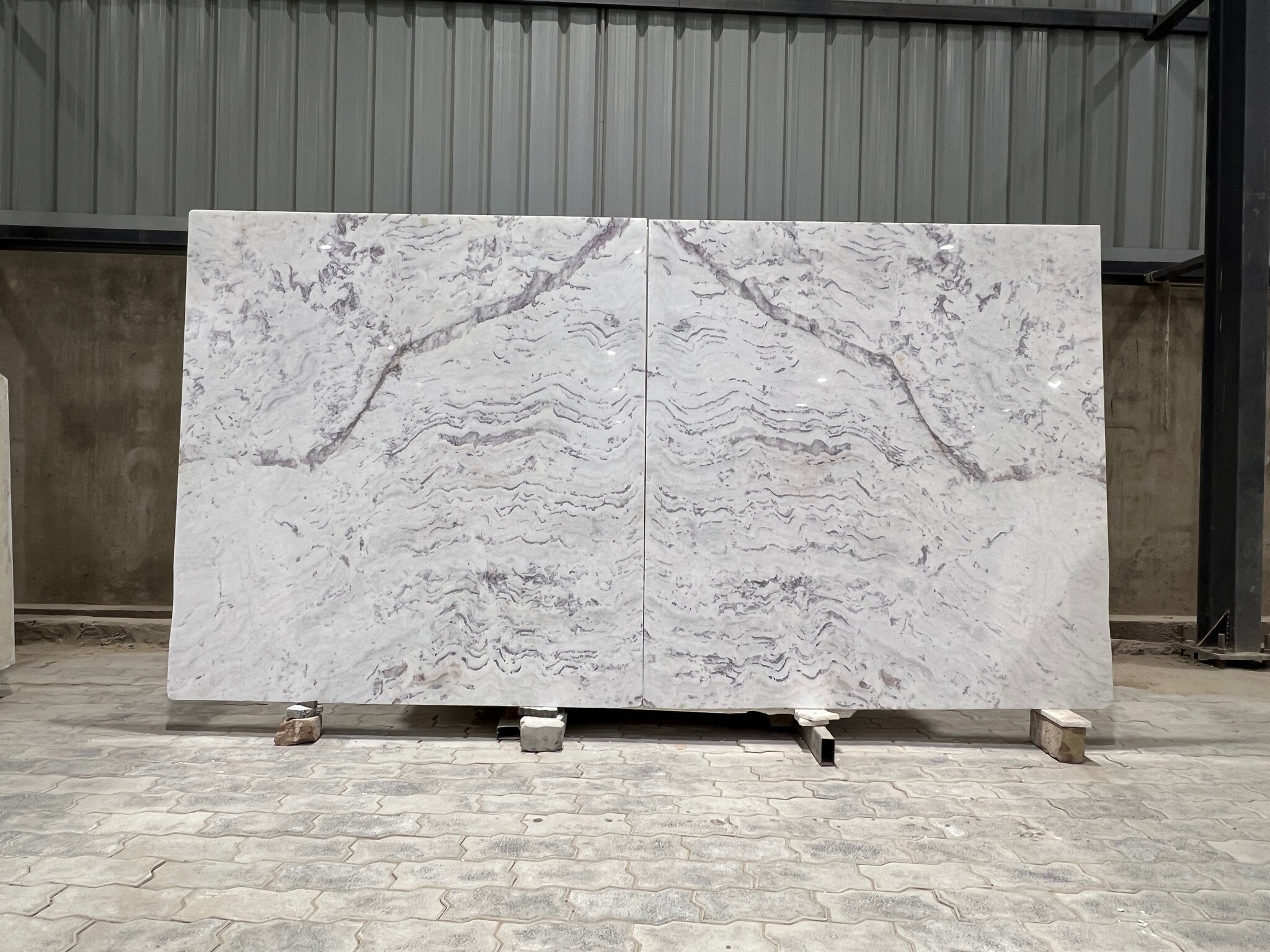 Lilac White Marble in Ajmer at ₹ 180 / Sq.ft by Maheshwari