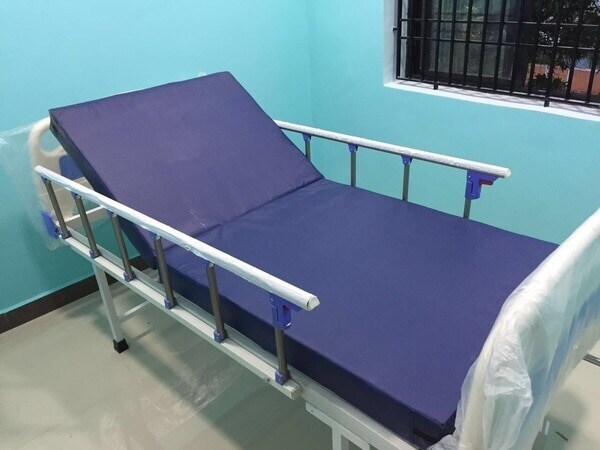 Adjustable cot for patients price hotsell