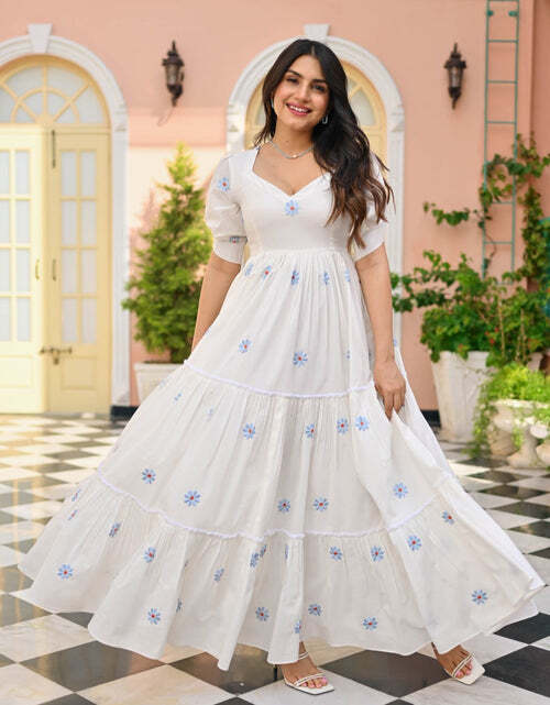 Maxi Dress For Girls in Ahmedabad at ₹ 1,000 ₹ 1,500 Pc by
