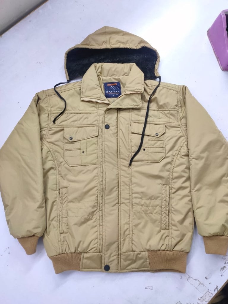 Men d50 Polyester Jacket with DWR Finish and 80g Insulation in