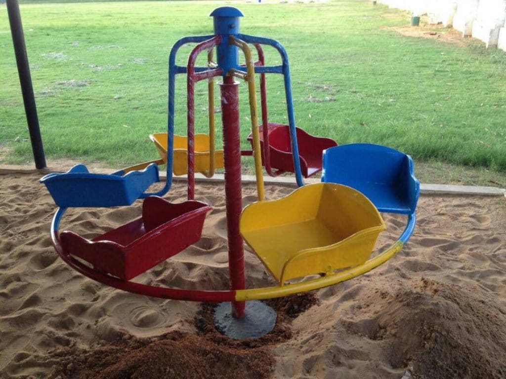 Revolving Outdoor Mild Steel Round Merry Go Round in Vijayawada at