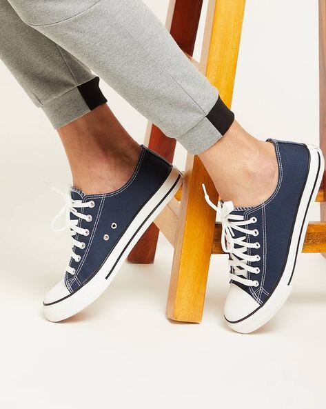 Modern Canvas Shoes in Delhi at ₹ 499 Pc by Dignity Shoe Mart