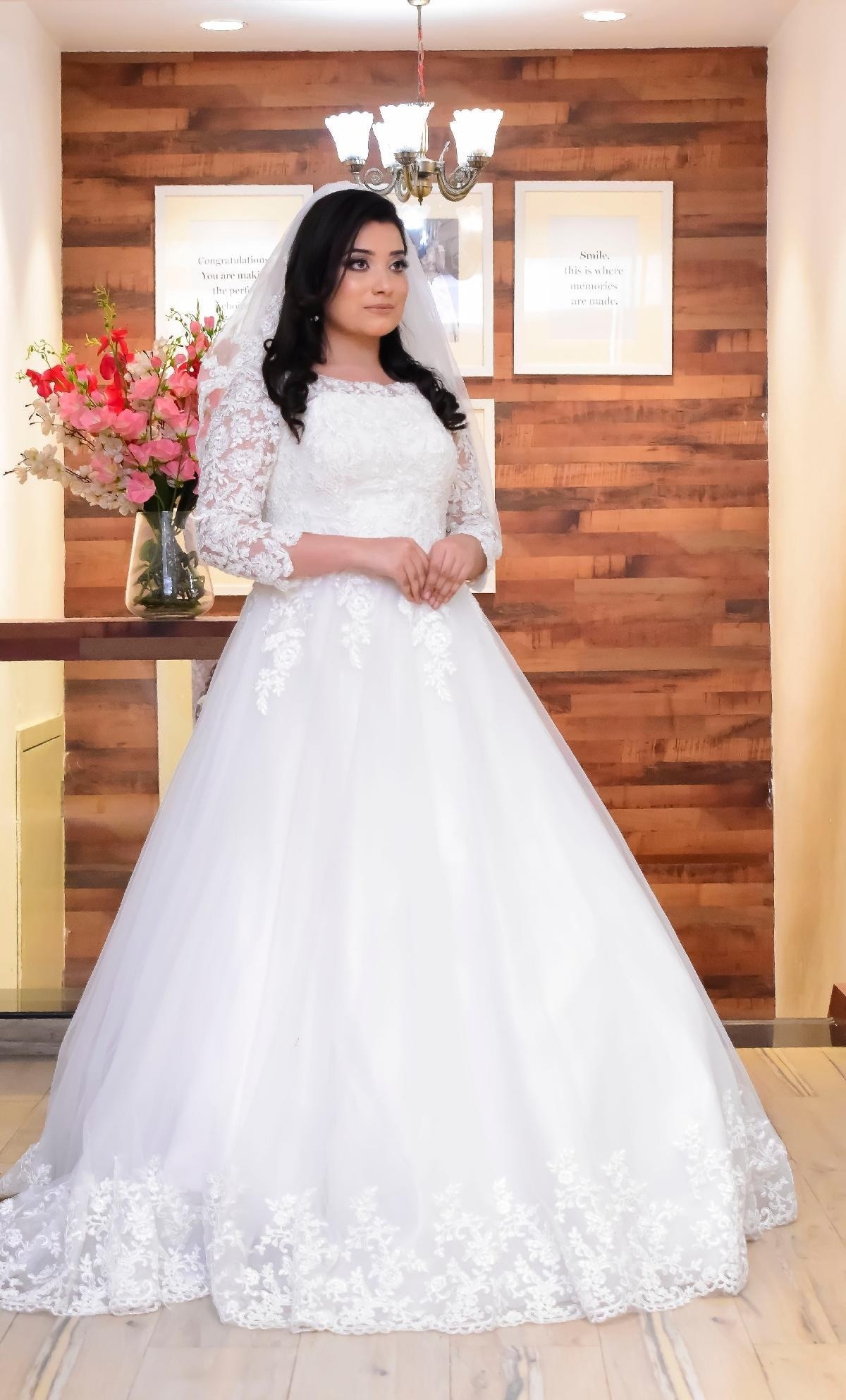 White Christian Wedding Gown in Hyderabad at ₹ 8,000 ₹ 15,000