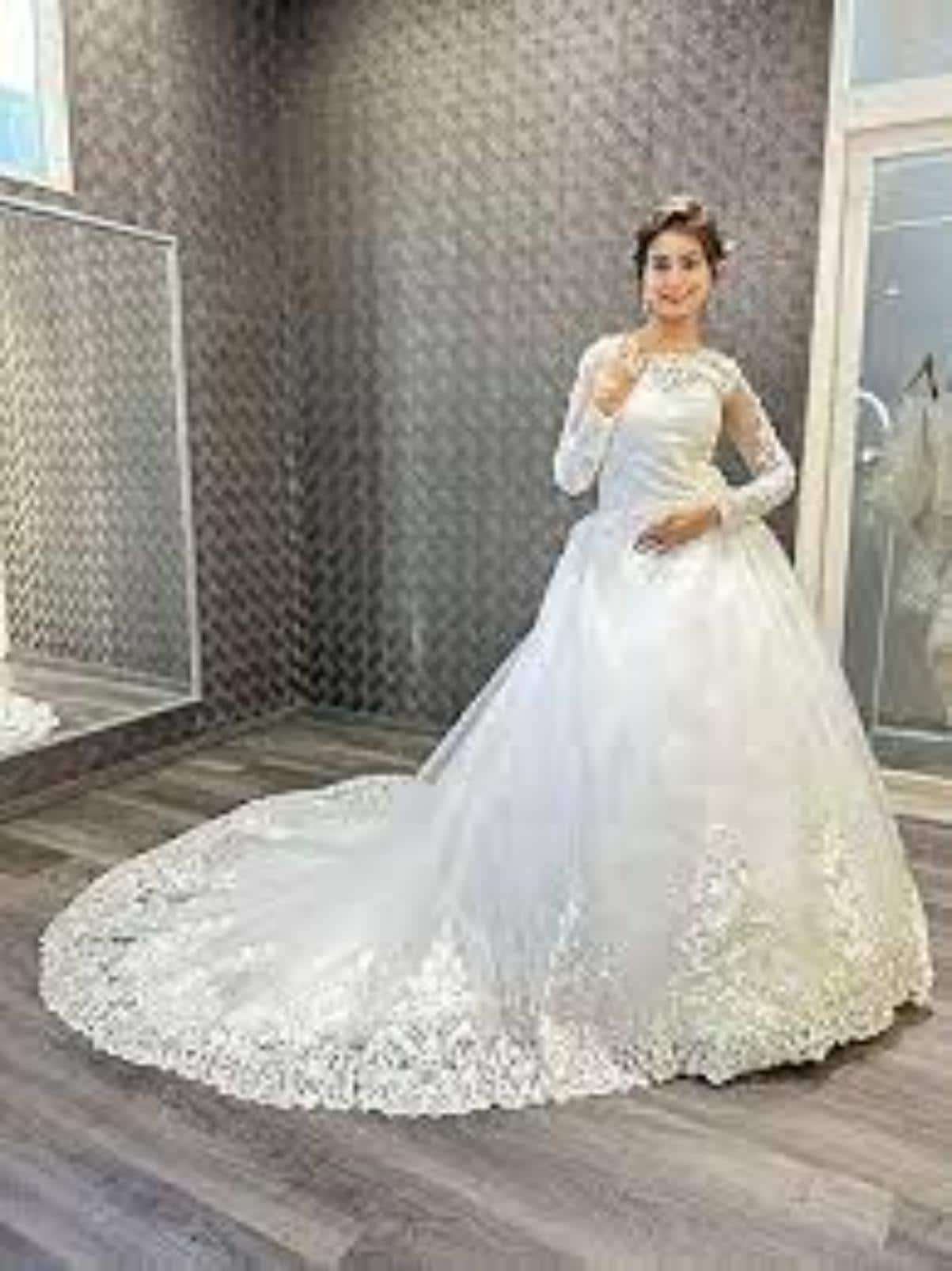 White Christian Wedding Gown in Hyderabad at ₹ 8,000 ₹ 15,000