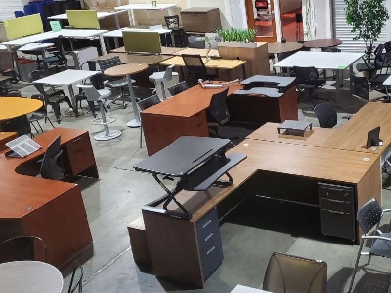 Second hand office furniture buyers in Noida