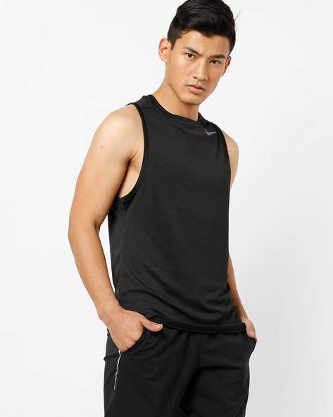 Nike Heathered Crew-Neck Men's T-Shirts with Vented Hems (Size: L