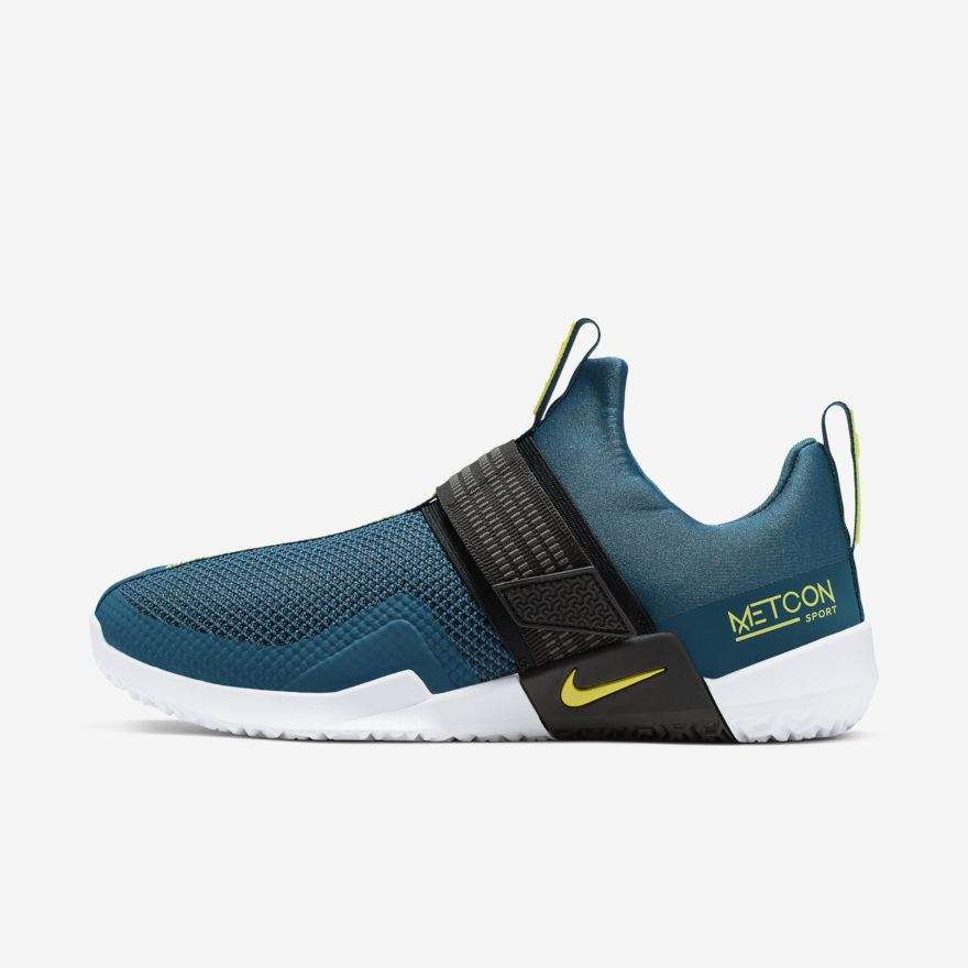 nike metcon sport on feet