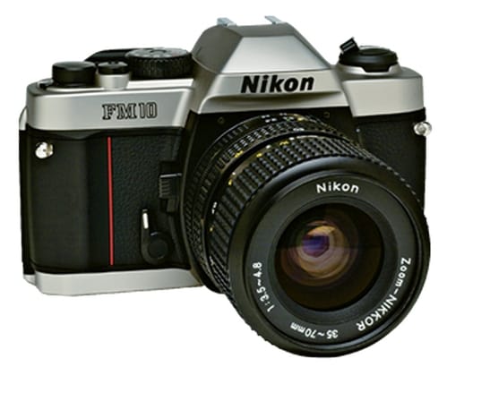 Nikon FM-10 35mm SLR Camera with 35-70mm F/3.5-4.8 Zoom Lens (1689