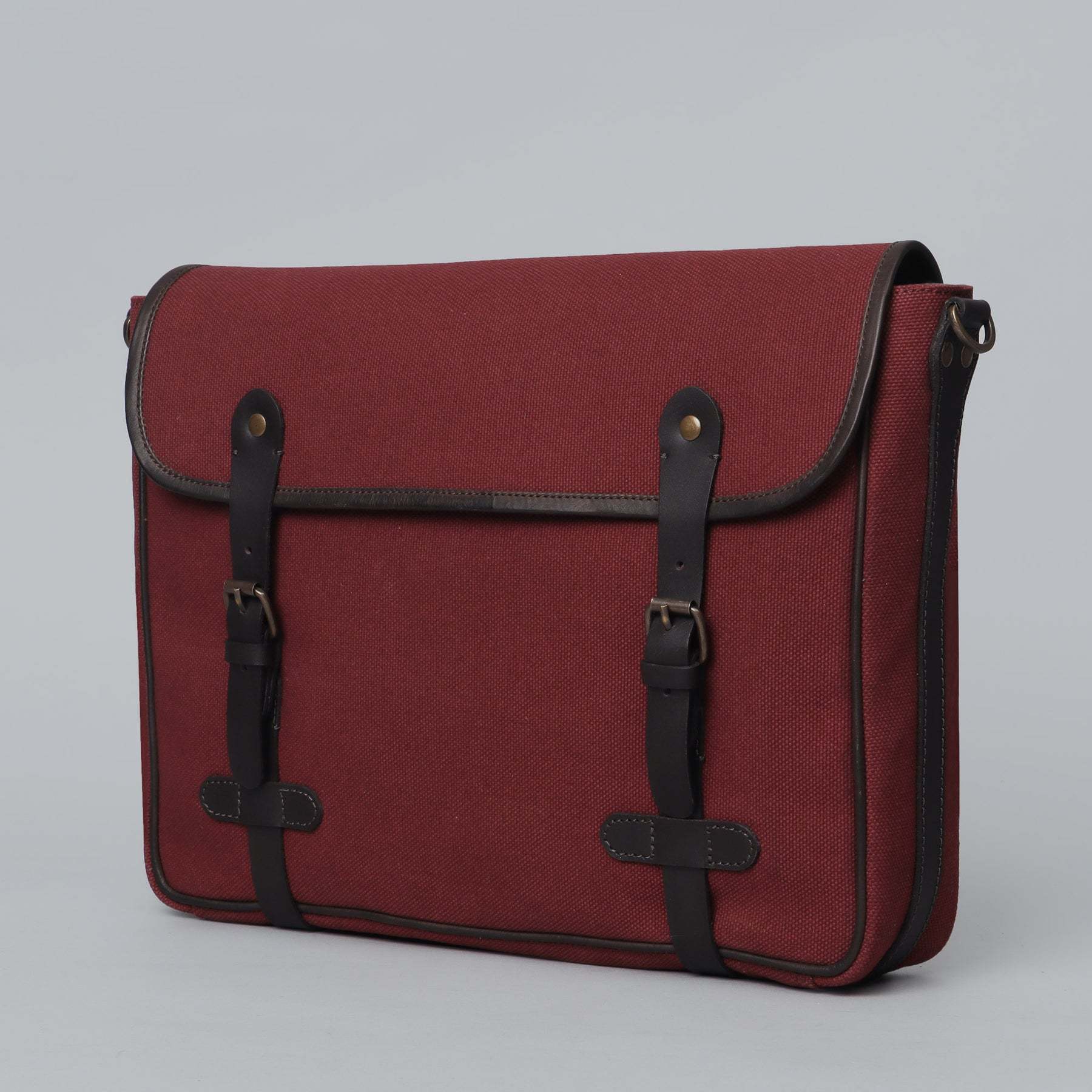 Oslo Canvas Messenger Bag Maroon in Delhi at ₹ 10,499 Unit by