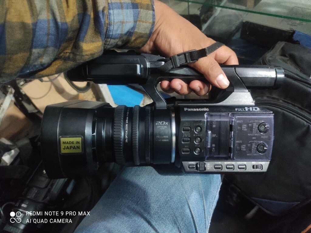 Panasonic pv100 old camera in East-Champaran at ₹ 54,000