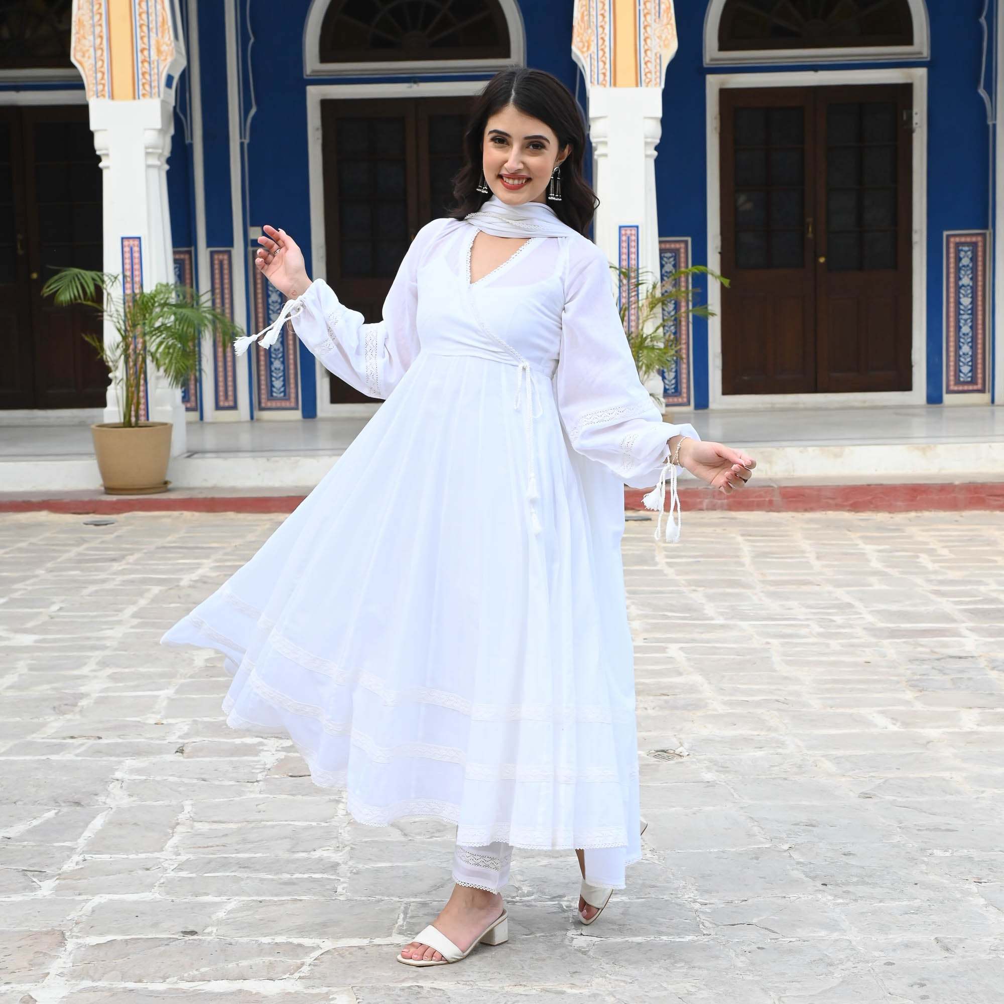 Plain White Anarkali Dress XL Satin in Kolkata at best price by Fashion  World Garments PVT LTD - Justdial