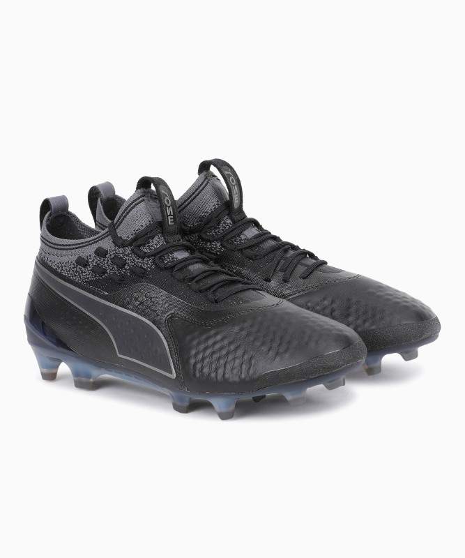 football shoes size 10