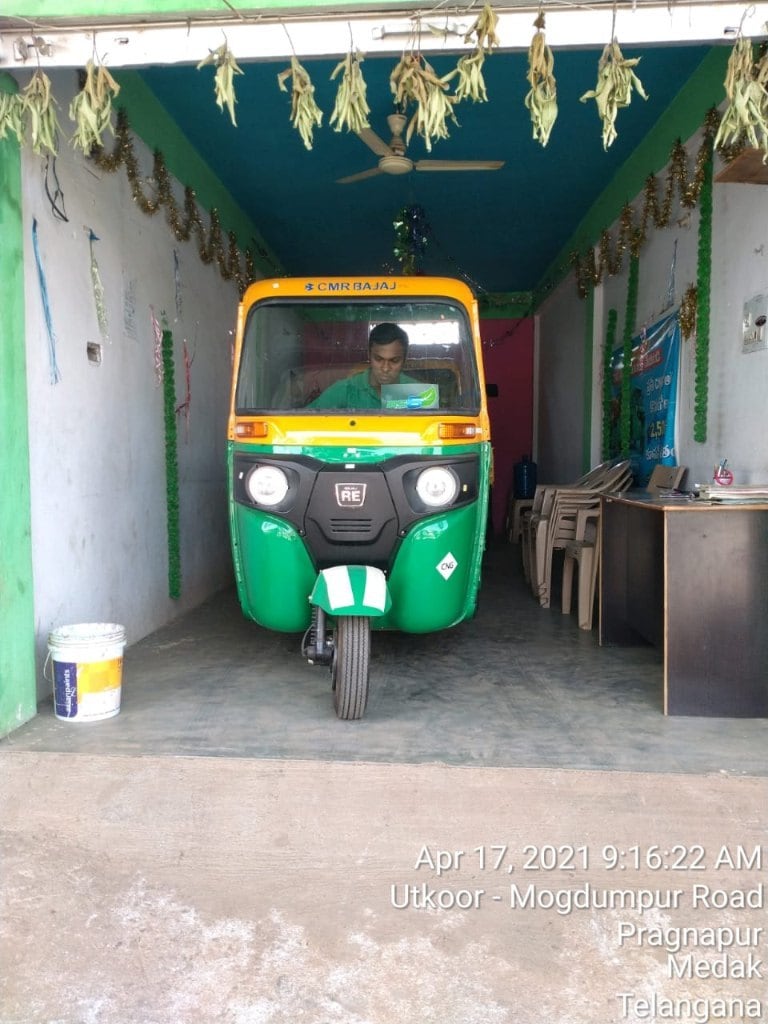 Bajaj Re Auto On Road Price Yellow And Green Bajaj Maxima RE