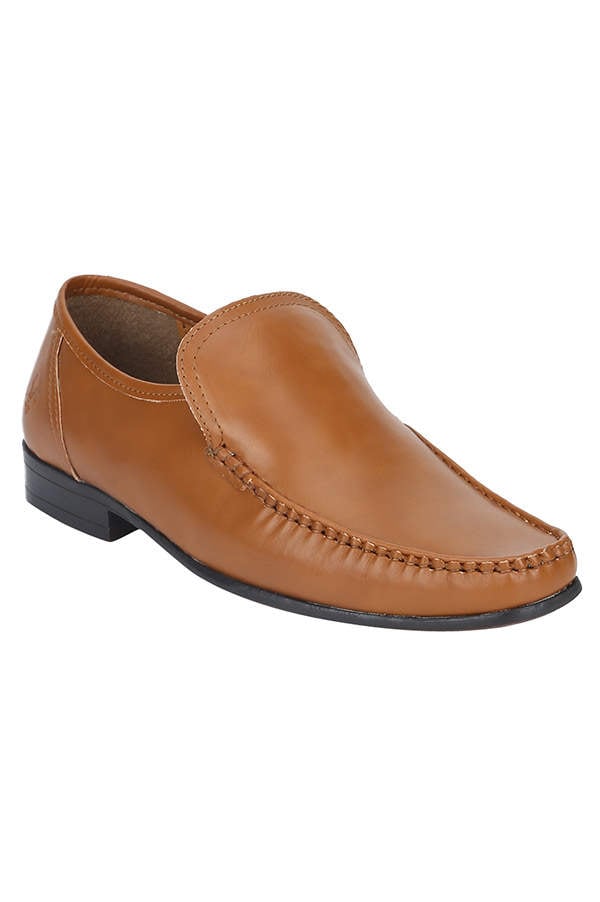 Red tape deals men's moccasins