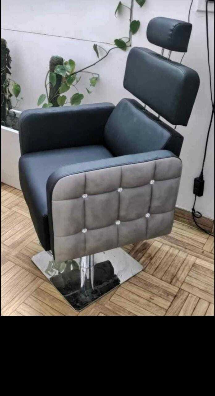 Adjustable Hydraulic Salon Chair, Black Leather, 60x60x80 cm in