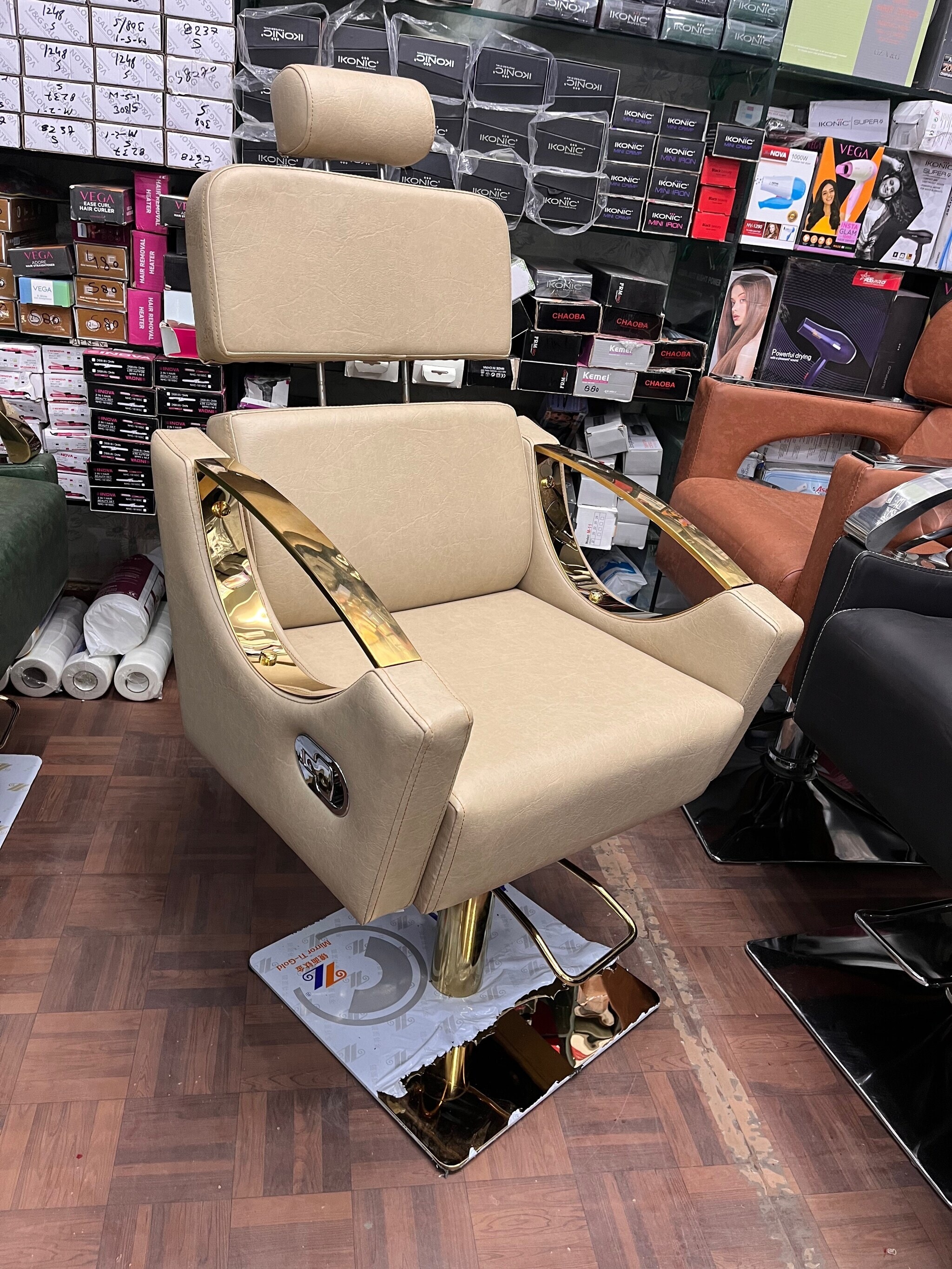 Room Average Salon Booth Rental Salon Booth Rental