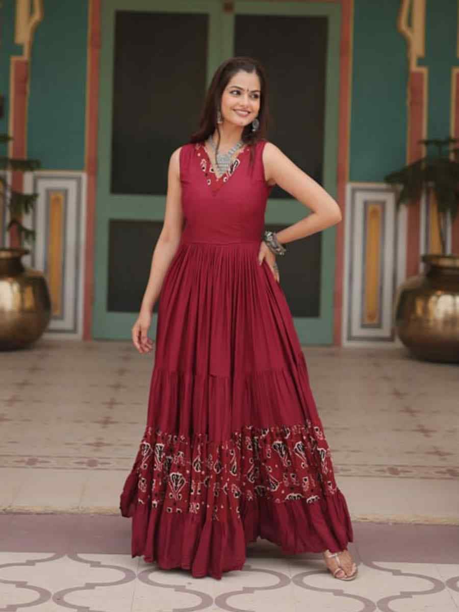 Sareez Red Rayon Embroidered Festival Casual Gown in Kolkata at 2,759 / Pc by Sareez Fashions Pvt Ltd - Justdial Sareez Red Rayon Embroidered Festival Casual Gown in Kolkata at 2,759 / Pc by Sareez Fashions Pvt Ltd - Justdial