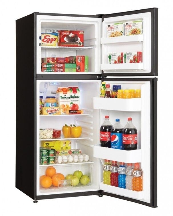 Double door refrigerator