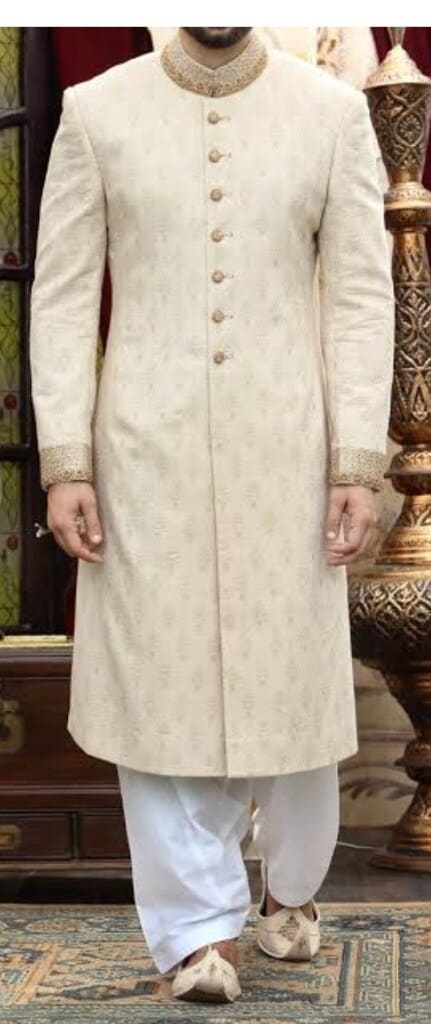 Floral Velvet Embroidered Ethnic Sherwani XL in Delhi at ₹ 3,500