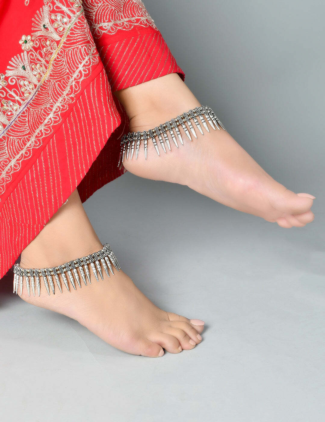 Silver Bridal Gemstone Anklets 120grams in Agra at ₹ 70 ₹ 75