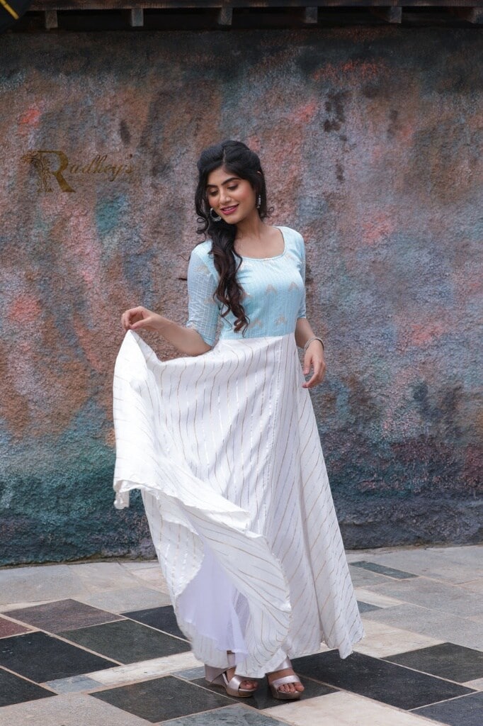 Justdial Dream Girl Movie Online Mx Player Dream Girl Online Movie