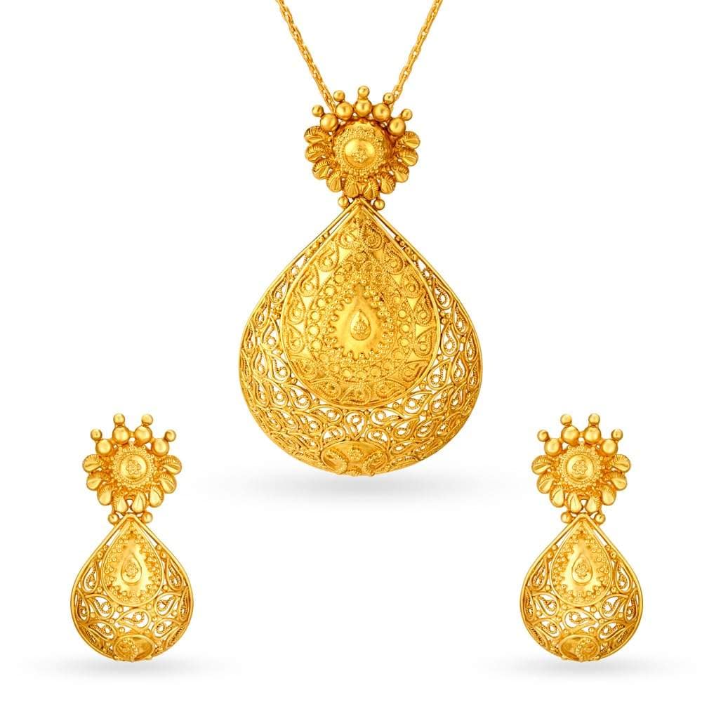 TANISHQ 5115171FXABA002EA005238 Opulent Gold Pendant and Earrings