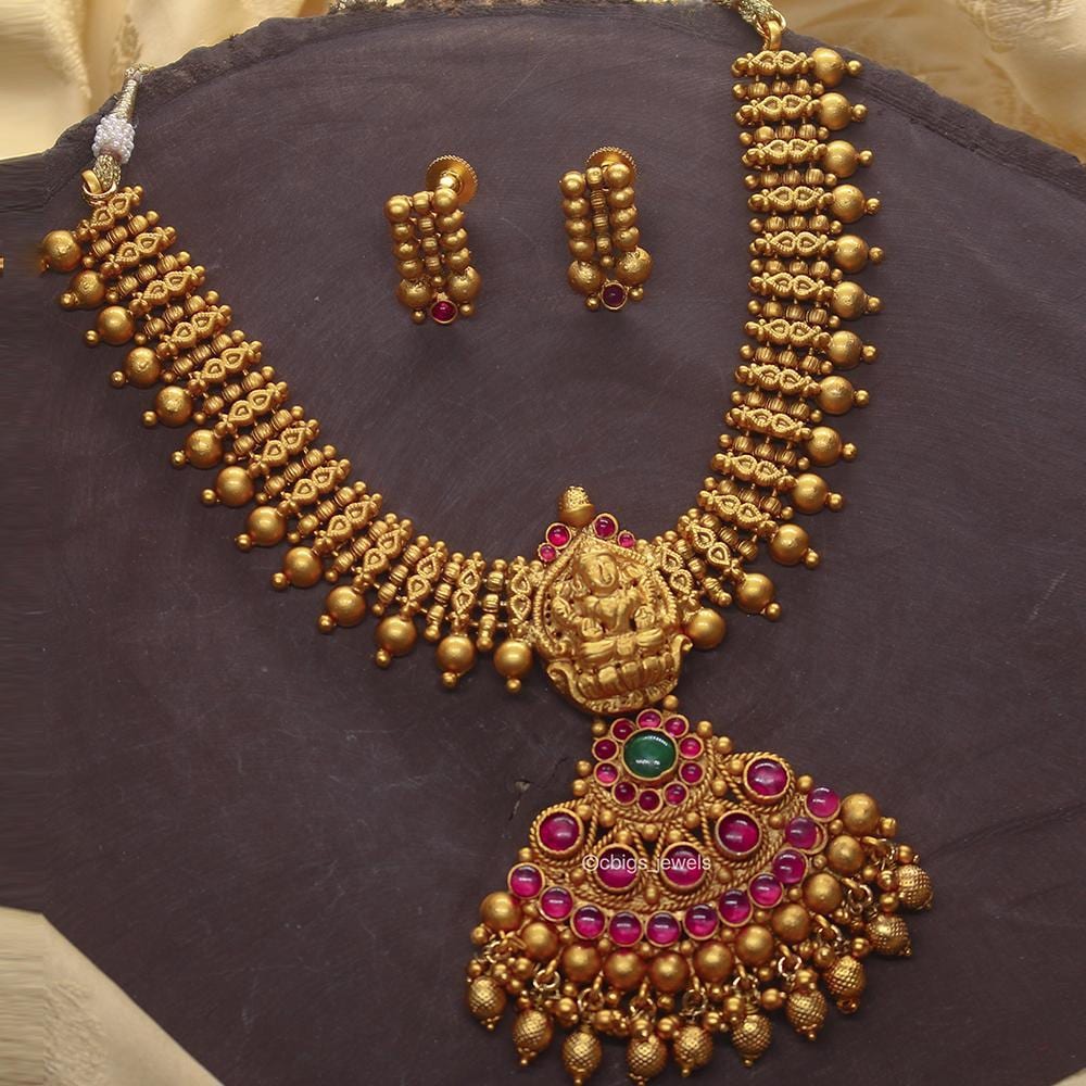 Temple Jewellery Designs Tanishq Aparajita Collection Bridal Gold - Main Image