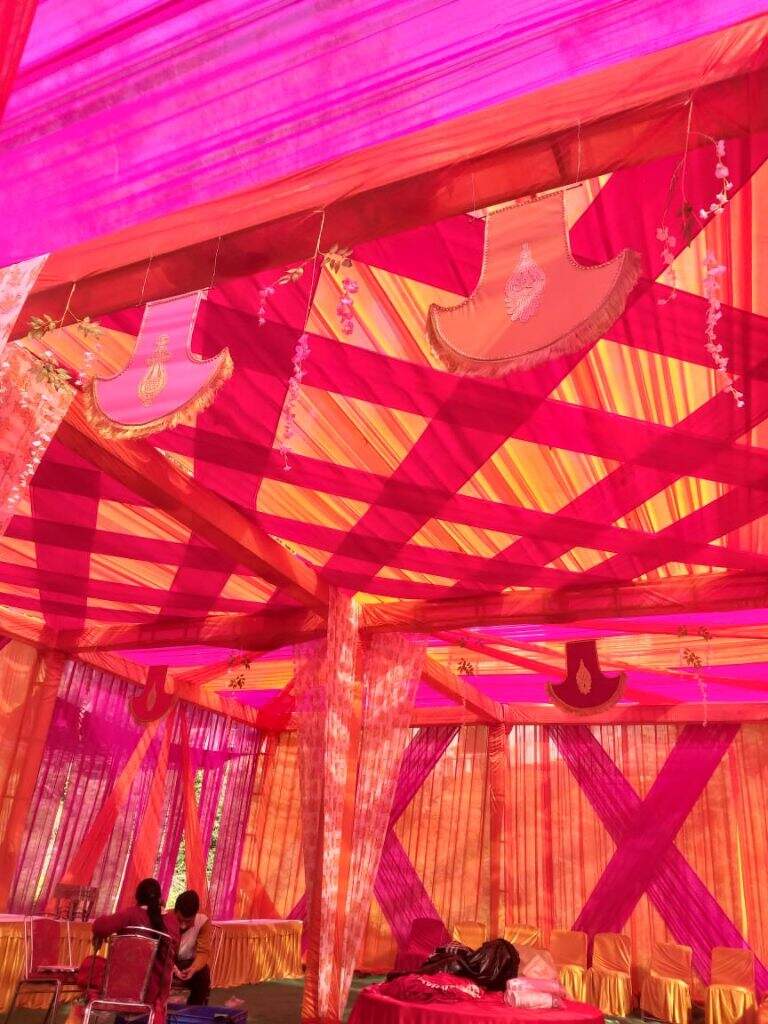 Discover 171+ home front decoration for wedding seven.edu.vn