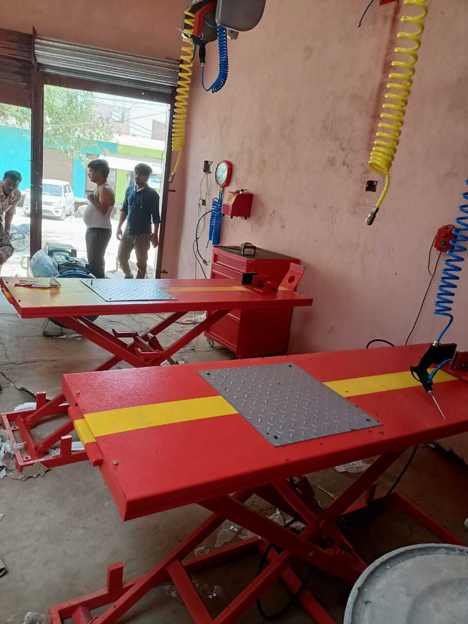 Two wheeler hydraulic ramp in Lucknow at ₹ 13,500 Unit by Ps