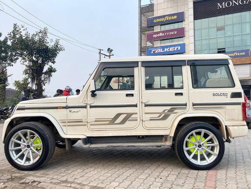 Mahindra Bolero With Alloy Wheels