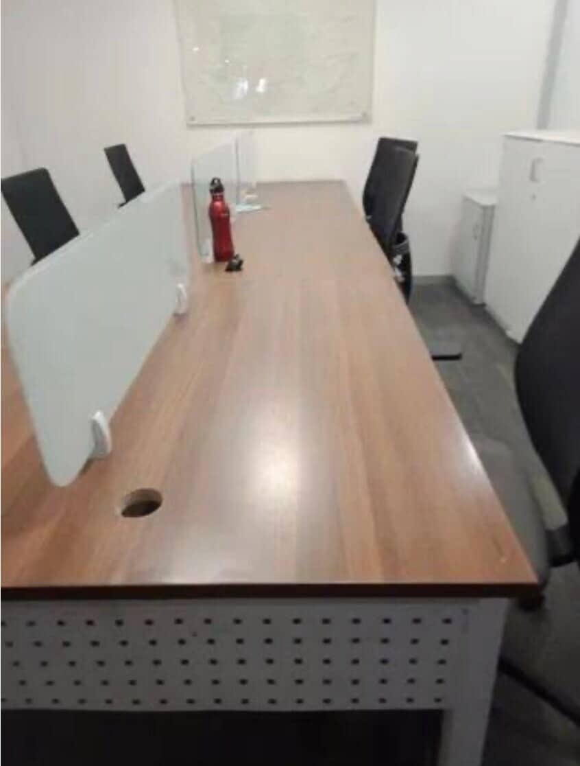 Used Wooden Second Hand Office Table in Delhi at ₹ 10,000
