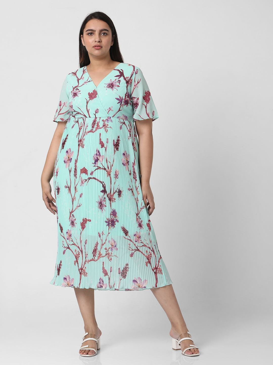 vero moda green floral dress Short Dress: Chiffon V Neck Short Sleeve Short Floral SMILLA - Green main image 1