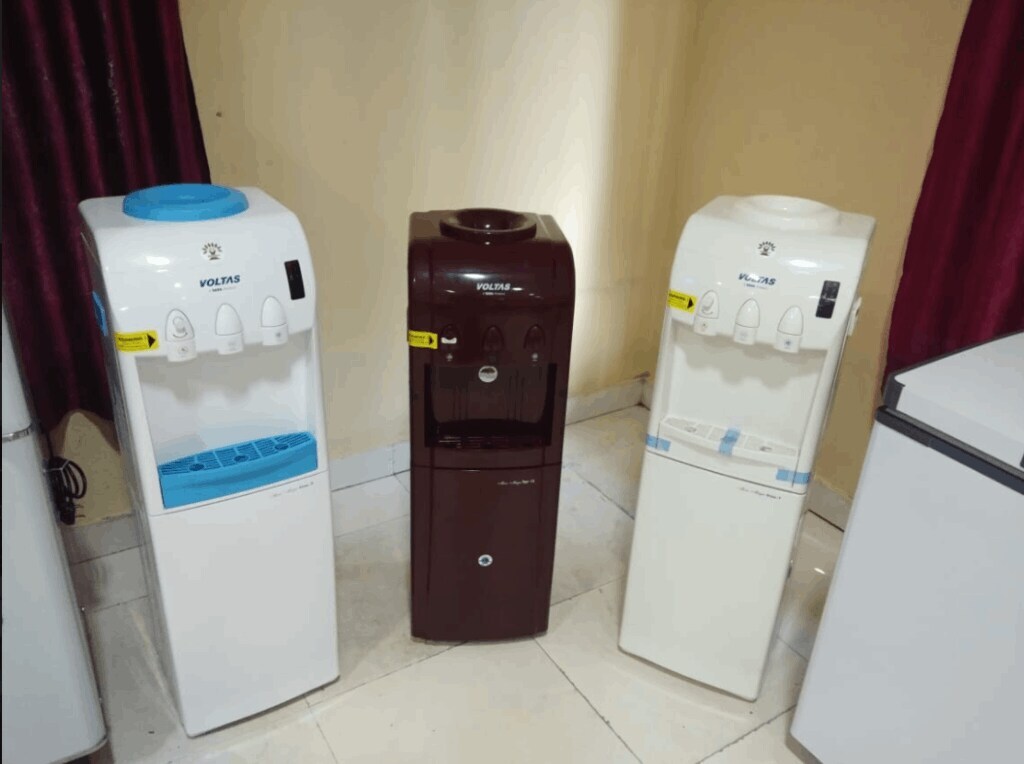 Voltas half cooler half hot sale freezer