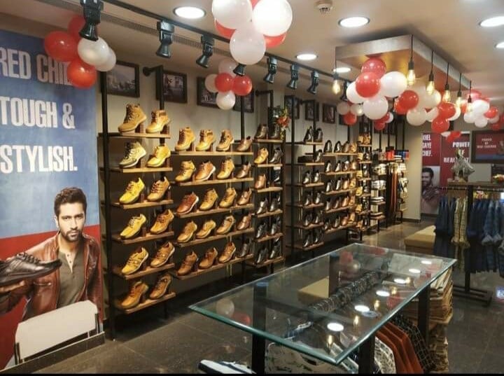 Wall Mounted Mild Steel Stainless Shoe Display Racks in Palghar