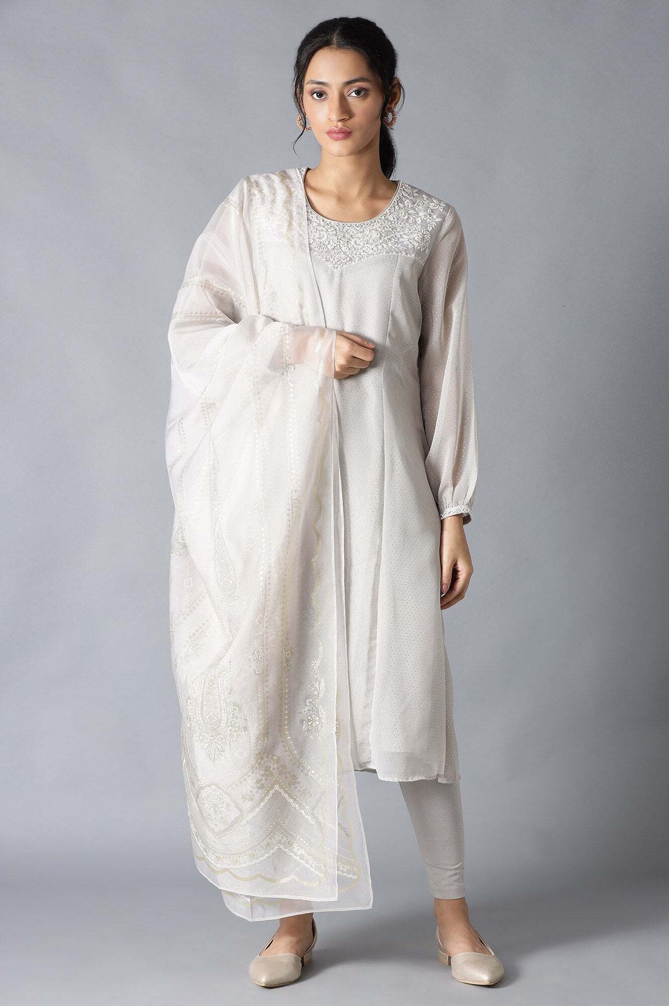 Wishful Embroidered kurta With Parallel Pants And Dupatta in