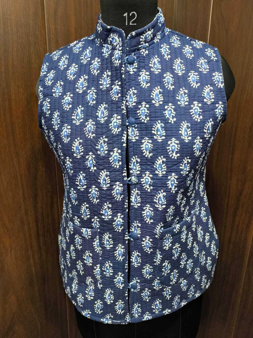 women blue cotton printed quilted sleeveless jacket in Jaipur at