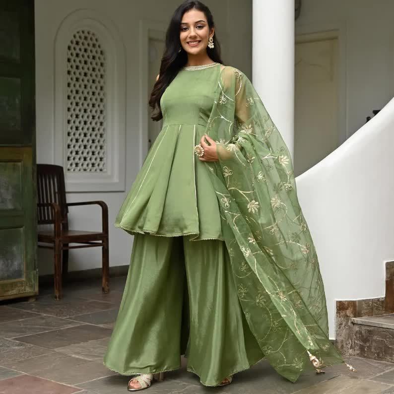 Women Elegant Sharara Dress Green M in Delhi at 2,500 - 10,000 / Set by Veer Textiles - Justdial Women Elegant Sharara Dress Green M in Delhi at 2,500 - 10,000 / Set by Veer Textiles - Justdial