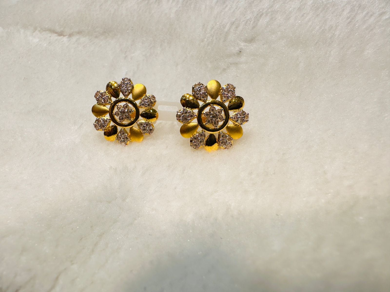 Stud Earrings Ear Top Gold Design Women Flower Design Gold Ear