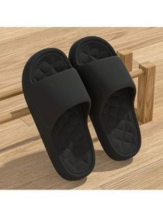 Women's Rubber Flat Slippers Black in Delhi at ₹ 65 ₹ 150