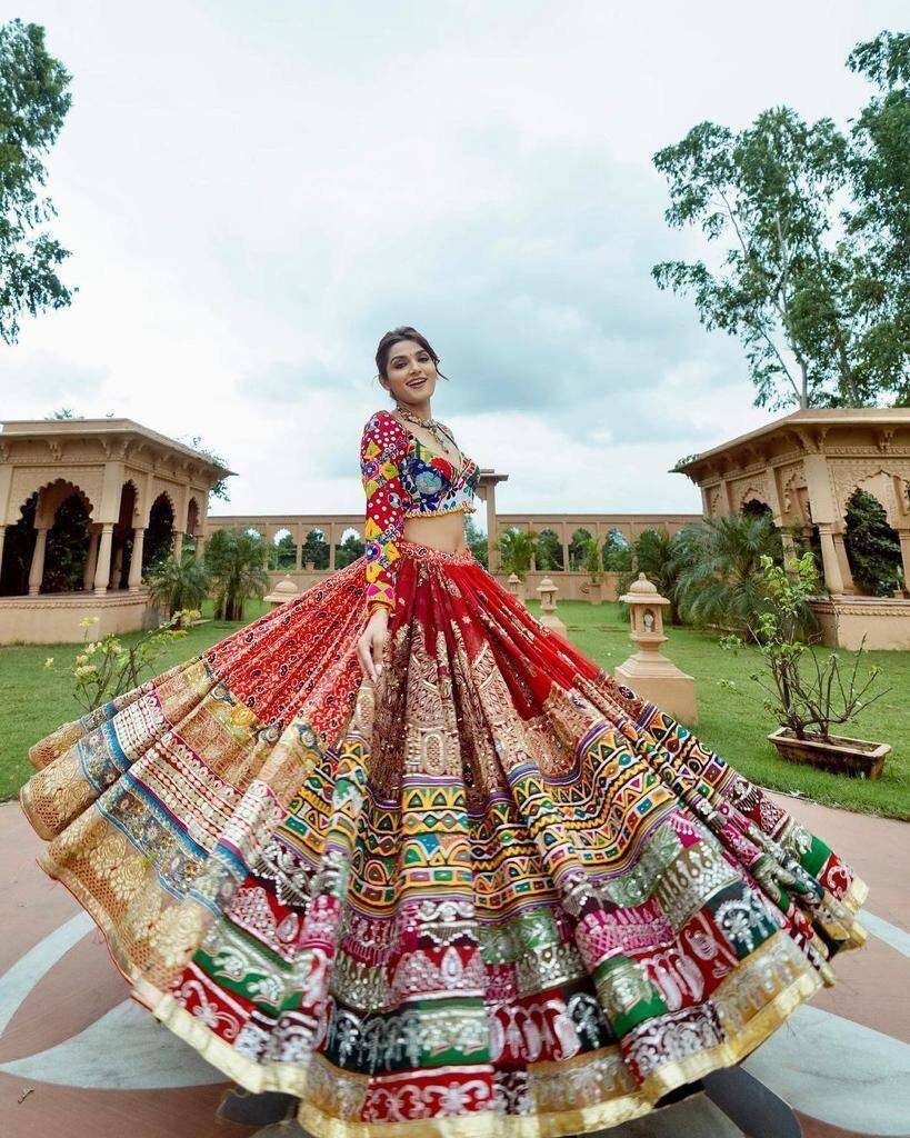 Womens Navratri Dress in Surat at  2,000 / Set by Vishva Fancy Dress and  Traditional Dresses - Justdial