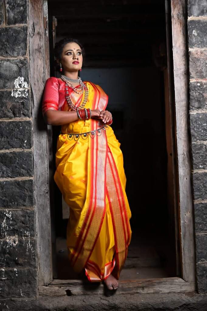 Update more than 147 orange colour nauvari saree noithatsi.vn