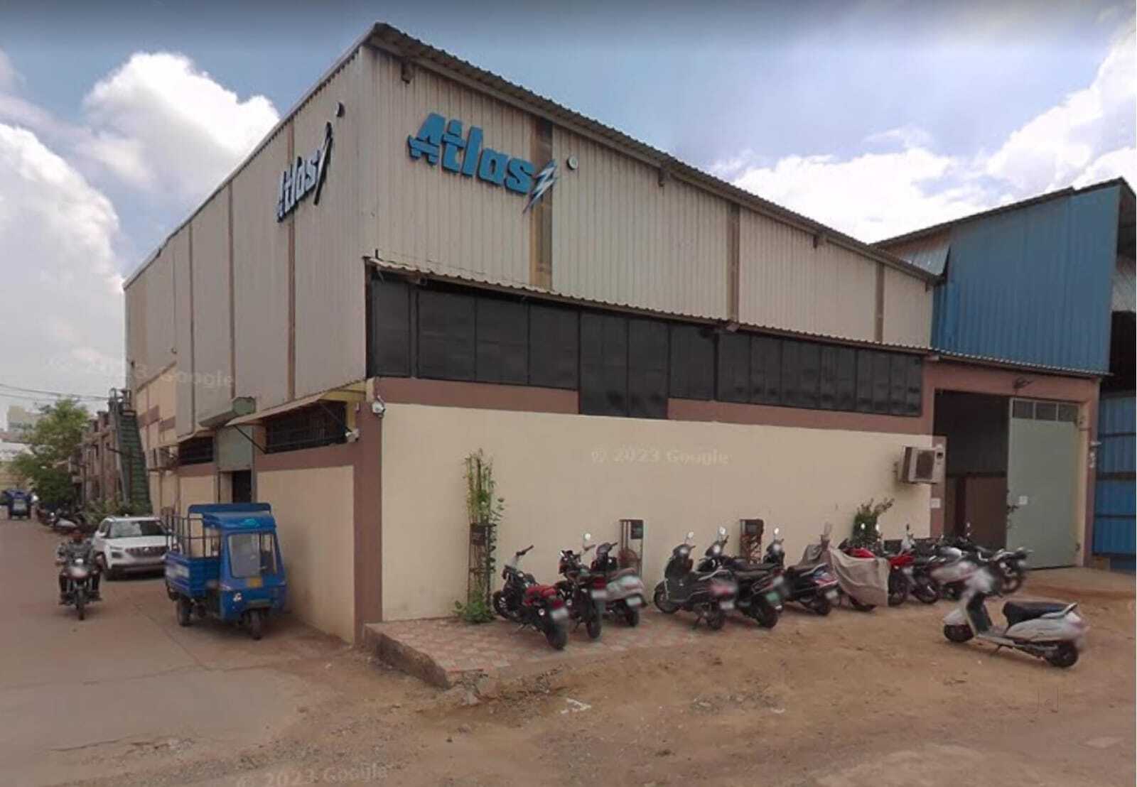 Aska 2019 Mazda 3 IV Sedan vs 2025 Honda Civic XI Dimension Comparison