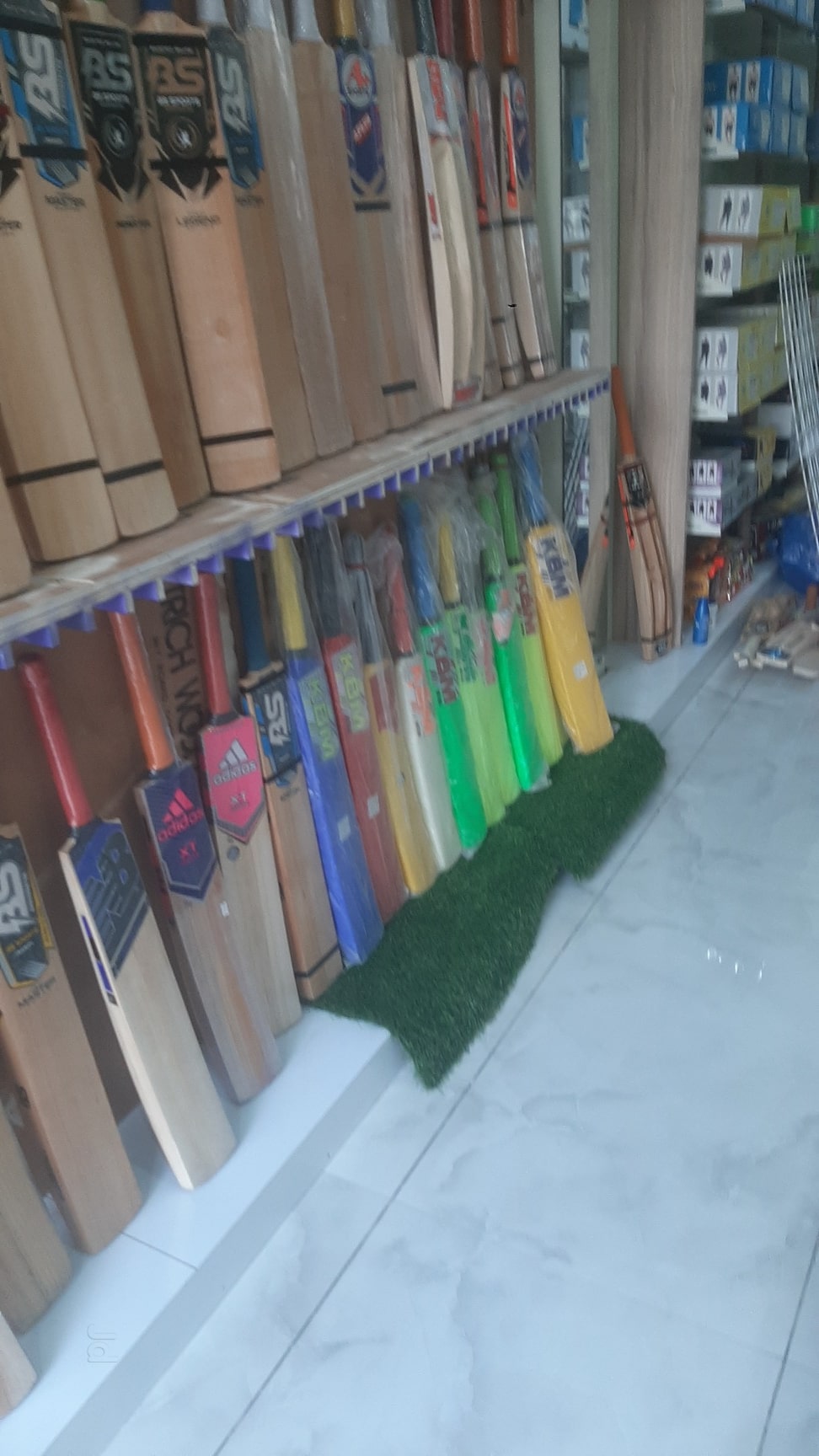 White Balls Pack Of in Ahmedabad Premium, Durable Affordable