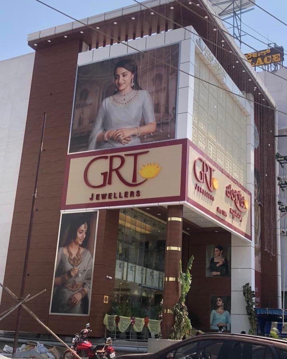https://images.jdmagicbox.com/v2/comp/bangalore/a1/080pxx80.xx80.220307222403.q6a1/catalogue/grt-jewellers-krishnarajapuram-bangalore-jewellery-showrooms-dJ0M2lFzBR.jpg